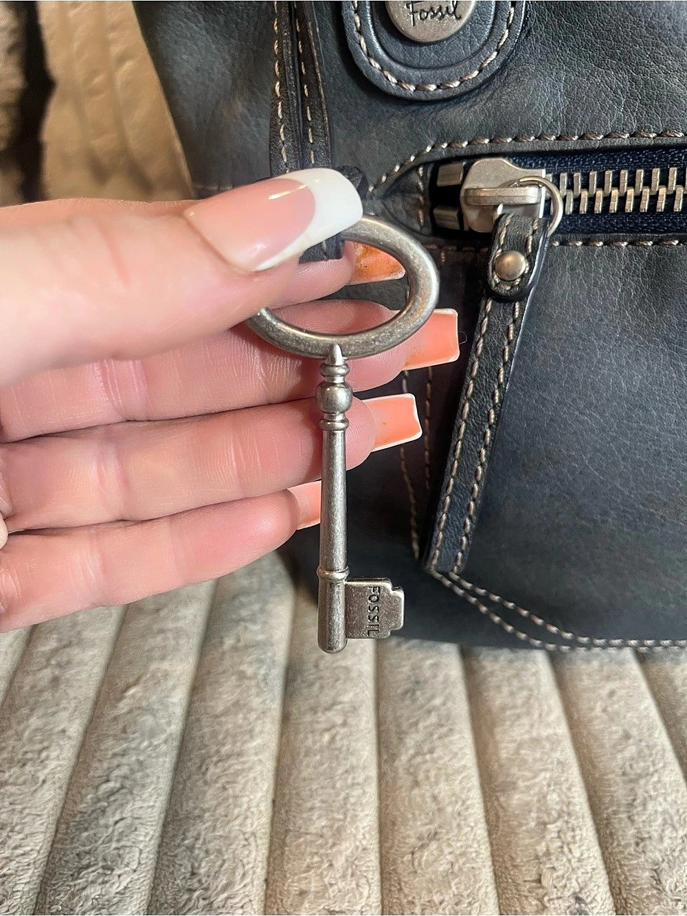 Fossil Blue Leather Shoulder Tote - Picture 5 of 8